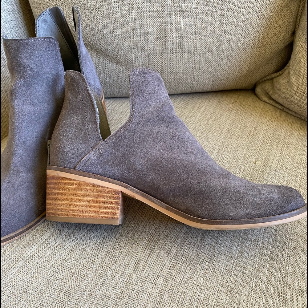Steve Madden gray suede booties